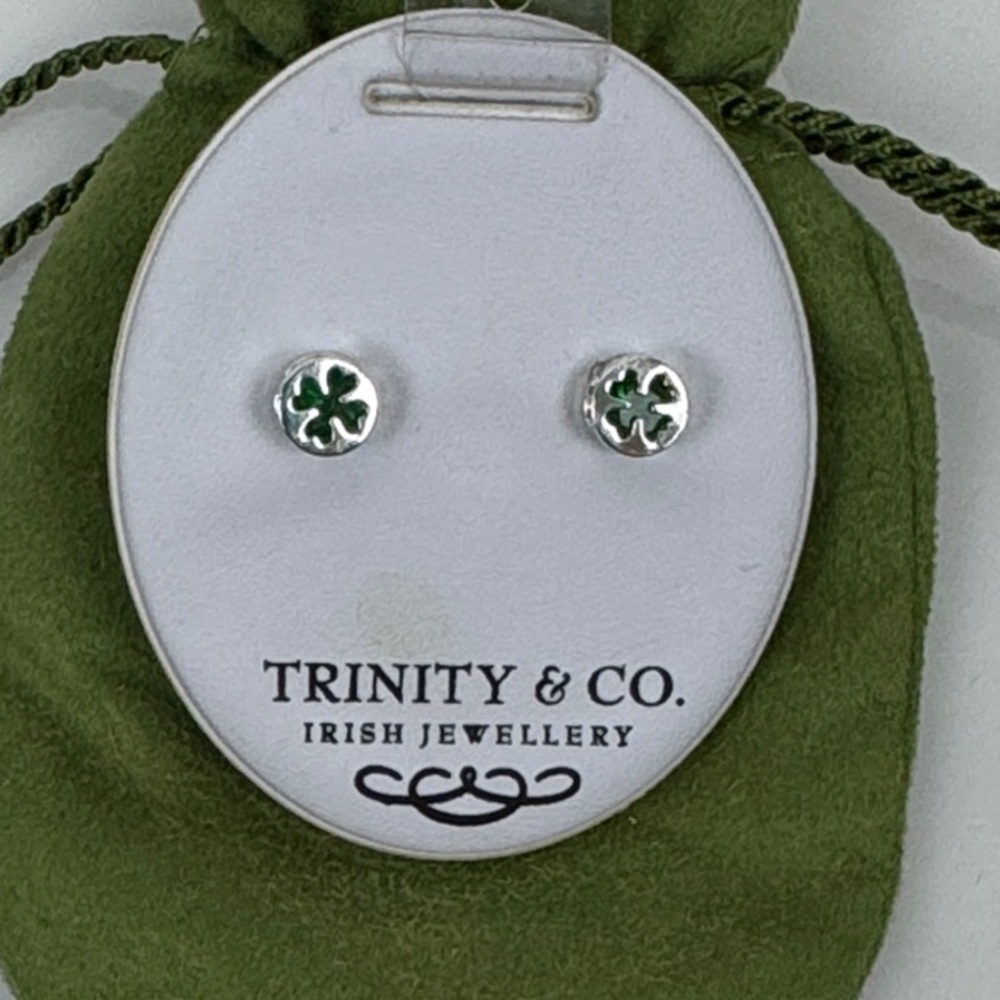 Trinity & Co. Irish Jewelry Silver and Green pierced Earrings post lucky clover